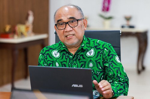 Men hech qachon bunday anal pornosini kormaganman.